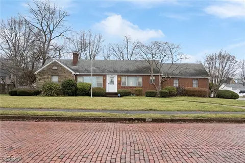206 Harter Ave NW, Canton, OH 44708