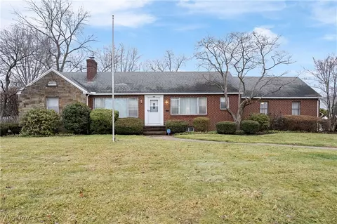 206 Harter Ave NW, Canton, OH 44708 photo 2