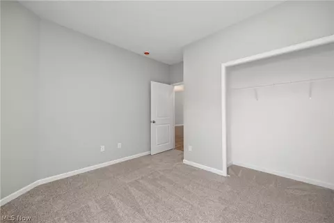 Bedroom - 556 Eldemire Ln, Elyria, OH 44035 photo 4 of 5