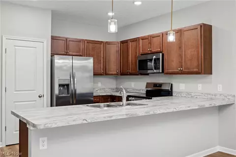 Kitchen - 556 Eldemire Ln, Elyria, OH 44035 photo 1 of 2