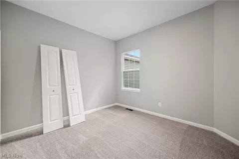 Bedroom - 556 Eldemire Ln, Elyria, OH 44035 photo 5 of 5