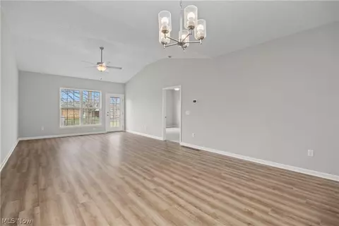 Living - 556 Eldemire Ln, Elyria, OH 44035 photo 2 of 5