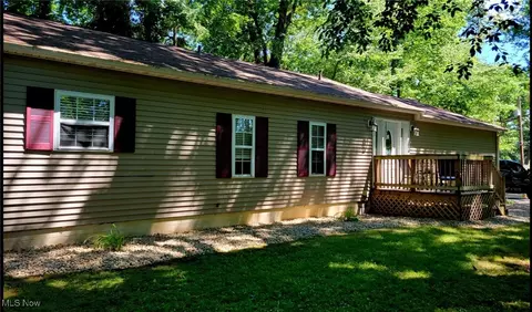 397 Wonder Lake Dr, Akron, OH 44319