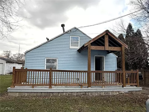 906 Daniels Ave, Lima, OH 45805
