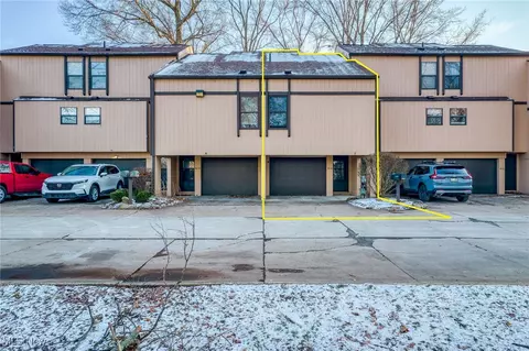 616 James Ave, Cuyahoga Falls, OH 44221