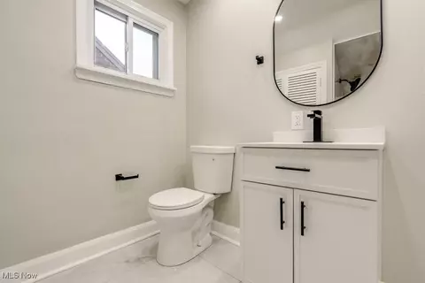 Bath - 19331 Ormiston Ave, Euclid, OH 44119 photo 8 of 8