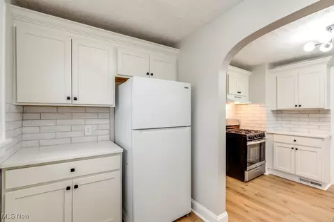 Kitchen - 19331 Ormiston Ave, Euclid, OH 44119 photo 3 of 4