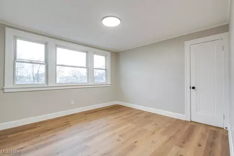 Bedroom - 19331 Ormiston Ave, Euclid, OH 44119 photo 5 of 10