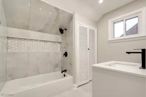 Bath - 19331 Ormiston Ave, Euclid, OH 44119 photo 1 of 8