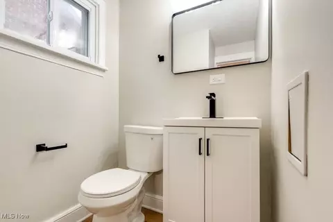 Bath - 19331 Ormiston Ave, Euclid, OH 44119 photo 7 of 8