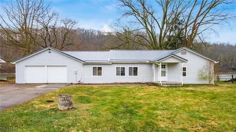 3520 Riverside Airport Dr, Zanesville, OH 43701