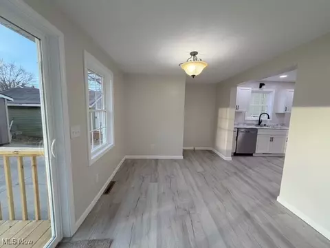 312 E 21st St, Dover, OH 44622 photo 9