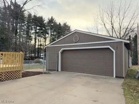 312 E 21st St, Dover, OH 44622 photo 2
