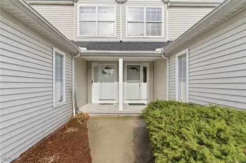 9279 Hickory Ridge Dr, Streetsboro, OH 44241
