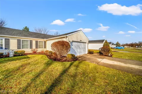 6780 Farmingdale Ln, Mentor, OH 44060