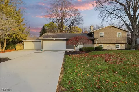 5485 Wilson Dr, Mentor, OH 44060