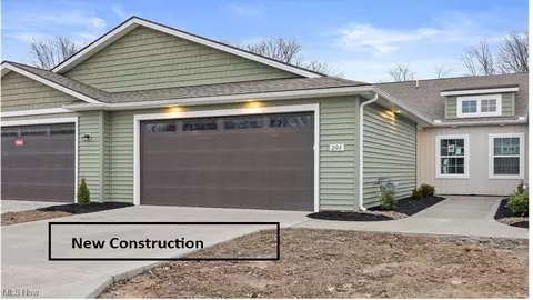 208 Alexander Dr, Elyria, OH 44035