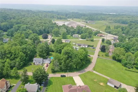 Buena Vista, Hubbard, OH 44425