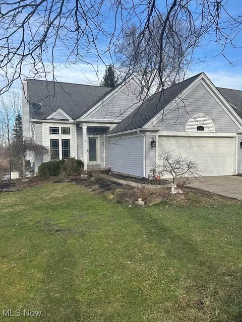 148 Pine Hollow Cir, Chardon, OH 44024
