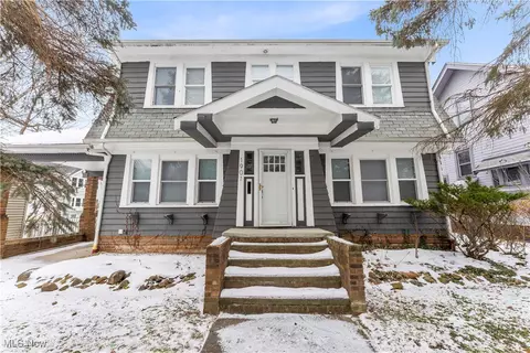 1901 Parkway Dr, Cleveland Heights, OH 44118