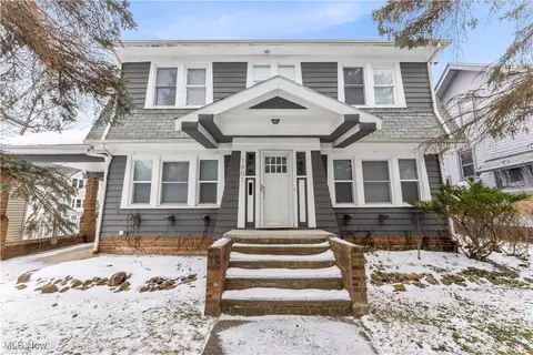 1901 Parkway Dr, Cleveland Heights, OH 44118
