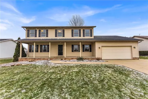 2080 Marwood Cir, Alliance, OH 44601