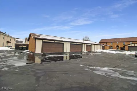 901 Pearson Cir #3, Boardman, OH 44512 photo 2
