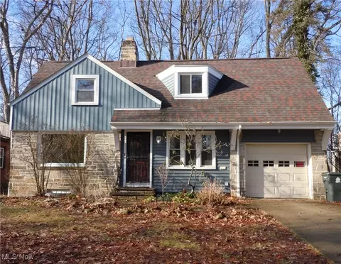 1662 Crest Rd, Cleveland Heights, OH 44121