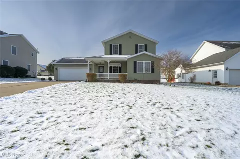 1042 Canterbury Way Dr, Ravenna, OH 44266