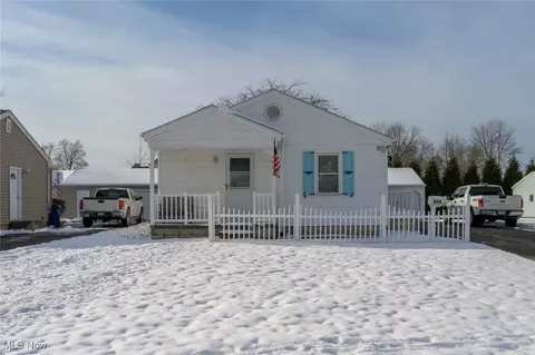 868 Saul Dr, Hubbard, OH 44425