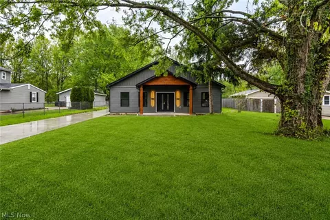 33743 Henwell Rd, Columbia Station, OH 44028