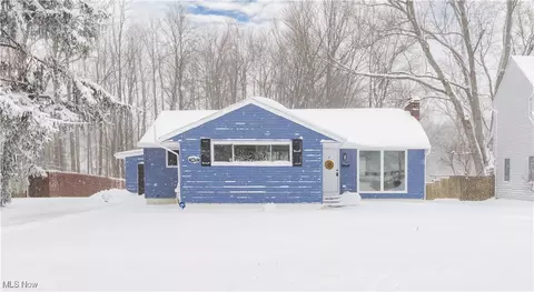 5679 Wilson Mills Rd, Highland Heights, OH 44143
