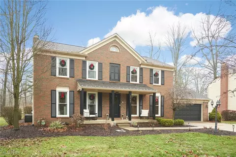 2792 Bridlewood St NW, North Canton, OH 44720