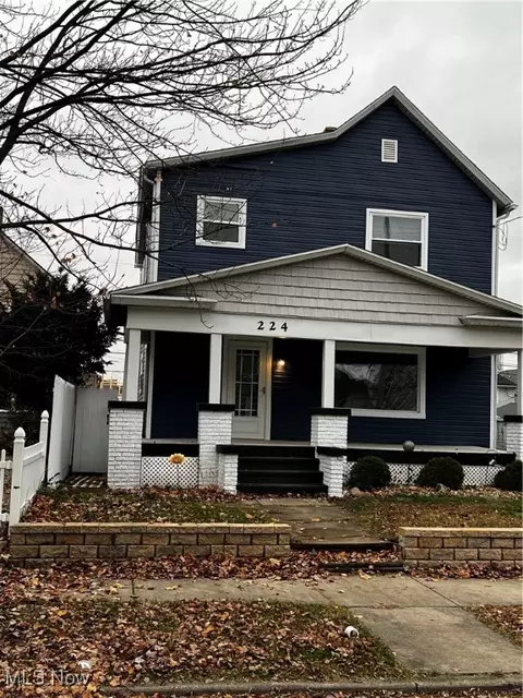 224 7th St NW, Barberton, OH 44203