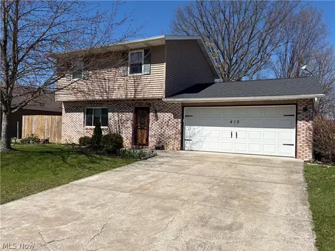 418 Carol Ln, Elyria, OH 44035