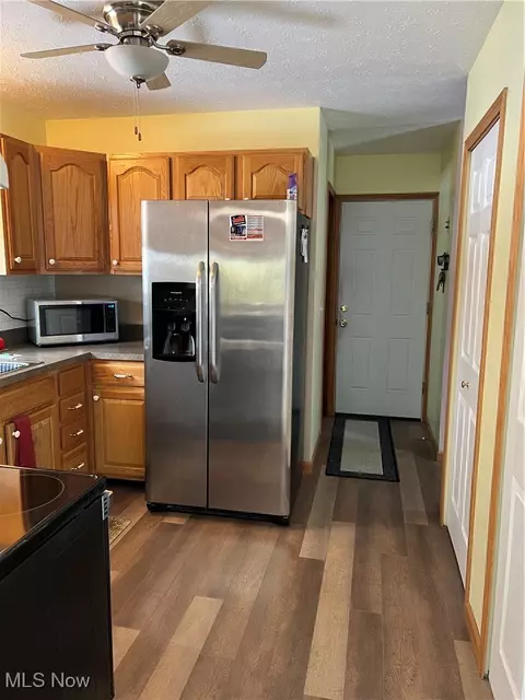 Entry Way - 418 Carol Ln, Elyria, OH 44035 photo 1 of 1