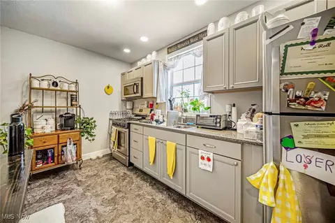 Kitchen - 3024 Latimer Ave, Ashtabula, OH 44004 photo 3 of 3