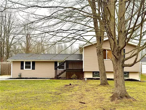 33765 Henwell Rd, Columbia Station, OH 44028