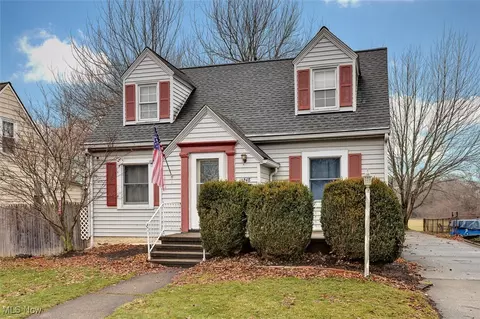 248 Root Rd, Lorain, OH 44052 photo 2