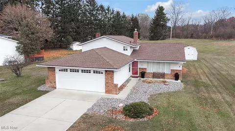 6031 Sunset Dr, Bedford Heights, OH 44146