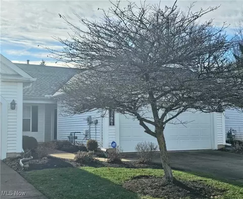 33961 Honeysuckle Ln, North Ridgeville, OH 44039