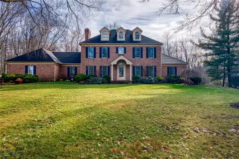 105 Fox Trace Ln, Hudson, OH 44236