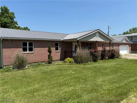 3720 Wesley Chapel Rd, Zanesville, OH 43701