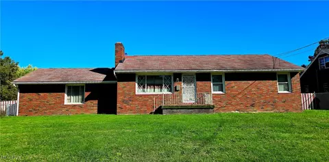 575 Woodside Ave, Youngstown, OH 44505