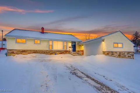 4485 Longleaf Rd, Warrensville Heights, OH 44128