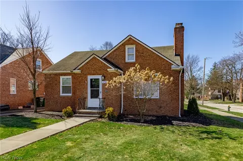 1560 Holmden Rd, South Euclid, OH 44121