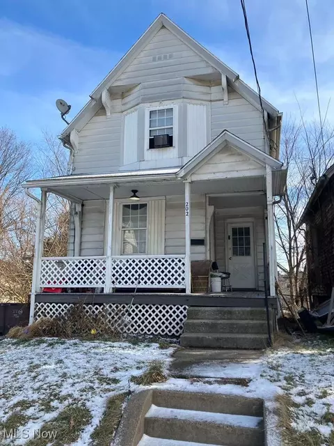 202 Lincoln Ave NW, Canton, OH 44708