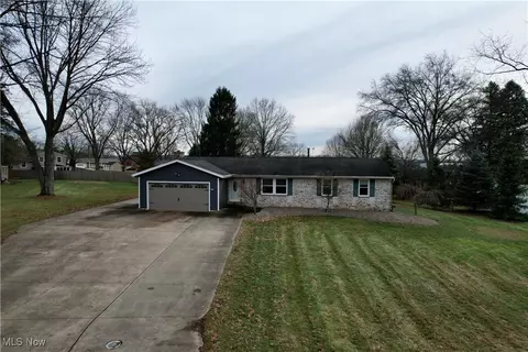 5648 Vantage Hill Ave NW, Massillon, OH 44646