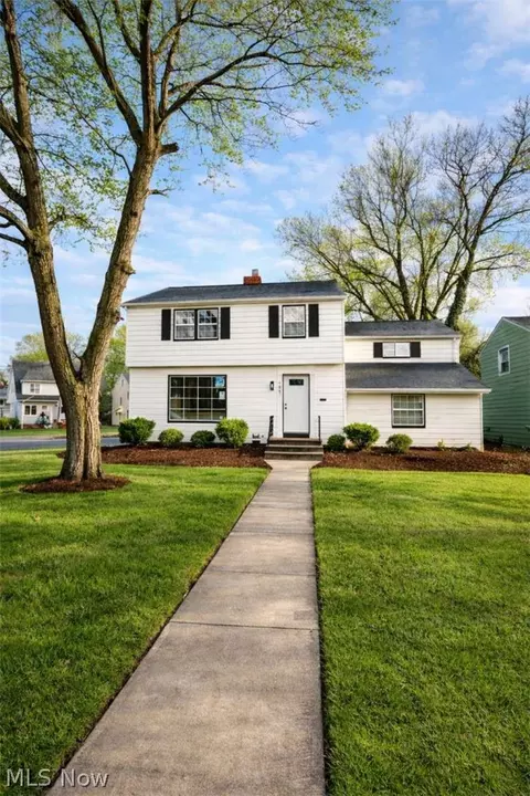 4051 Monticello Blvd, Cleveland Heights, OH 44121