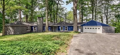 2531 Timberline Dr, Willoughby Hills, OH 44094